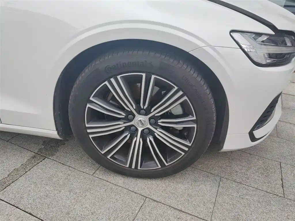 Volvo S60 PHEV 2021 — фото 14