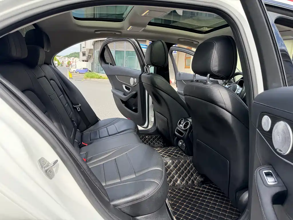 Mercedes-Benz C-Class 2021 — фото 11