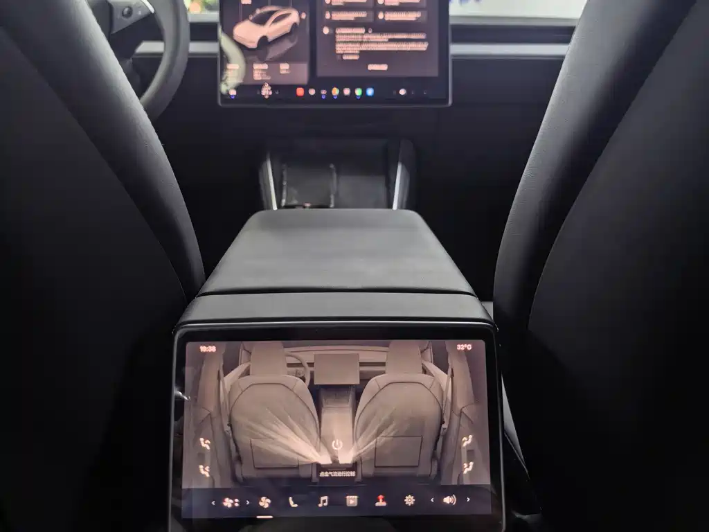 Tesla Model Y 2026 — фото 14