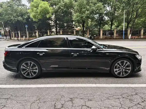 Audi A6L 2022