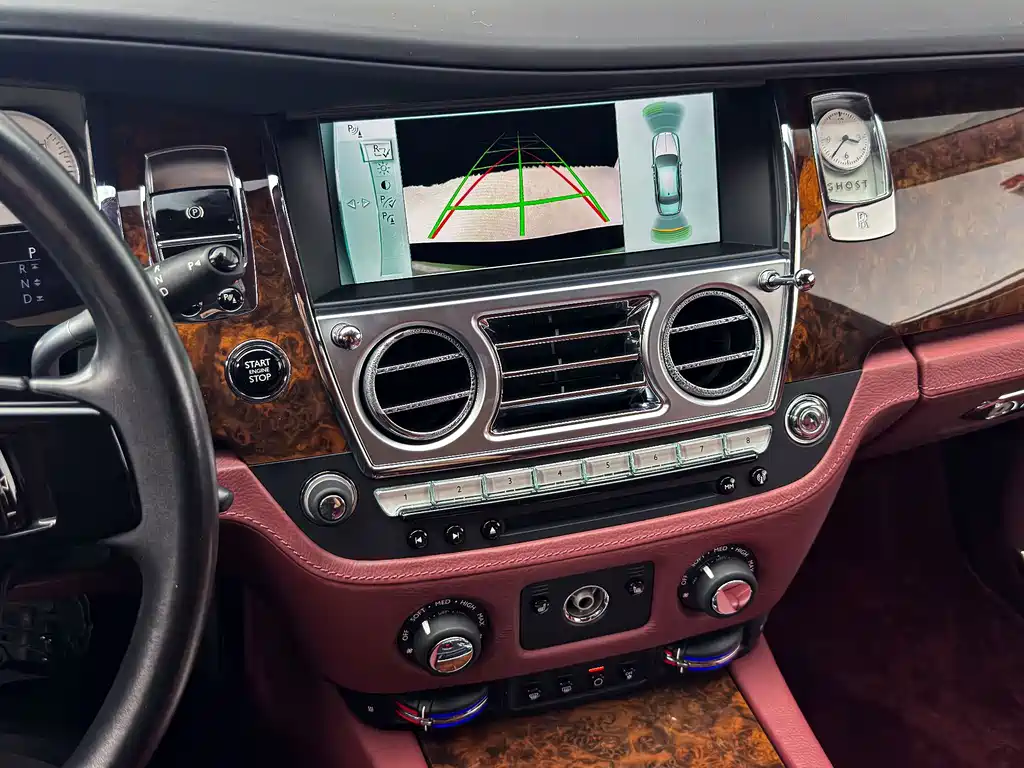 Rolls-Royce Ghost 2015 — фото 18