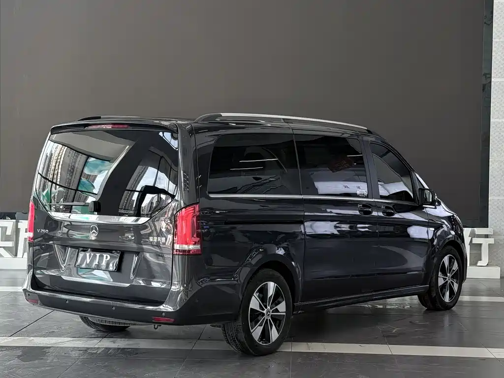 Mercedes-Benz V-Class 2021 — фото 5