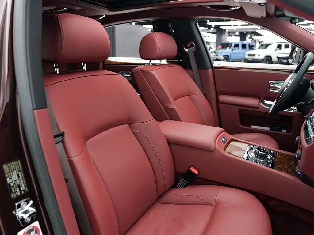 Rolls-Royce Ghost 2014 — фото 14
