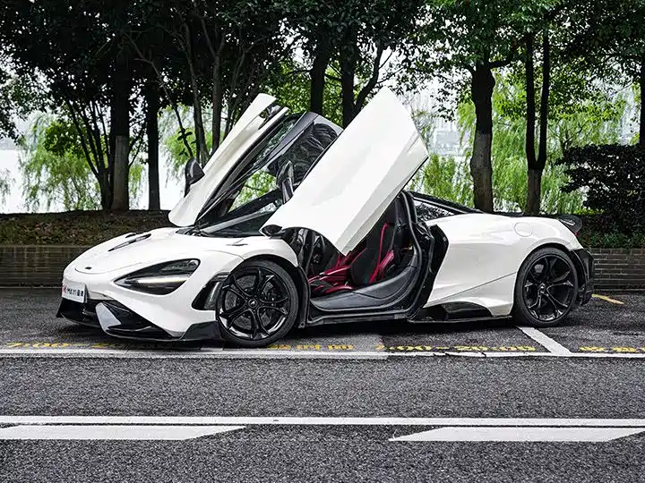 McLaren 720S 2019 — фото 2