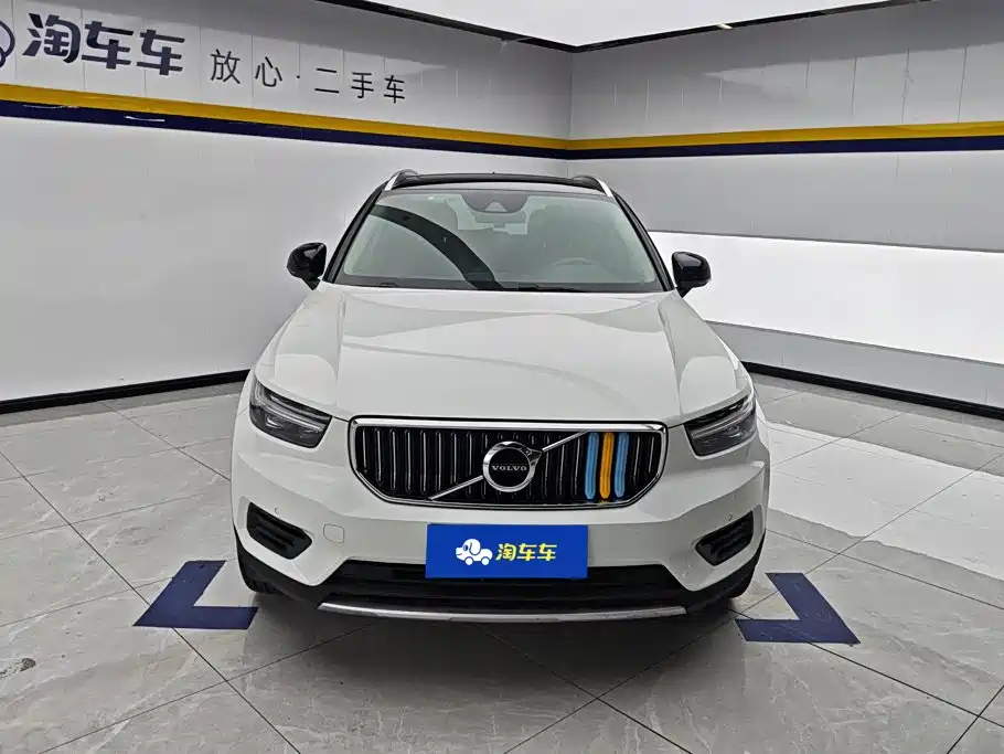 Volvo XC40 2021 — фото 2