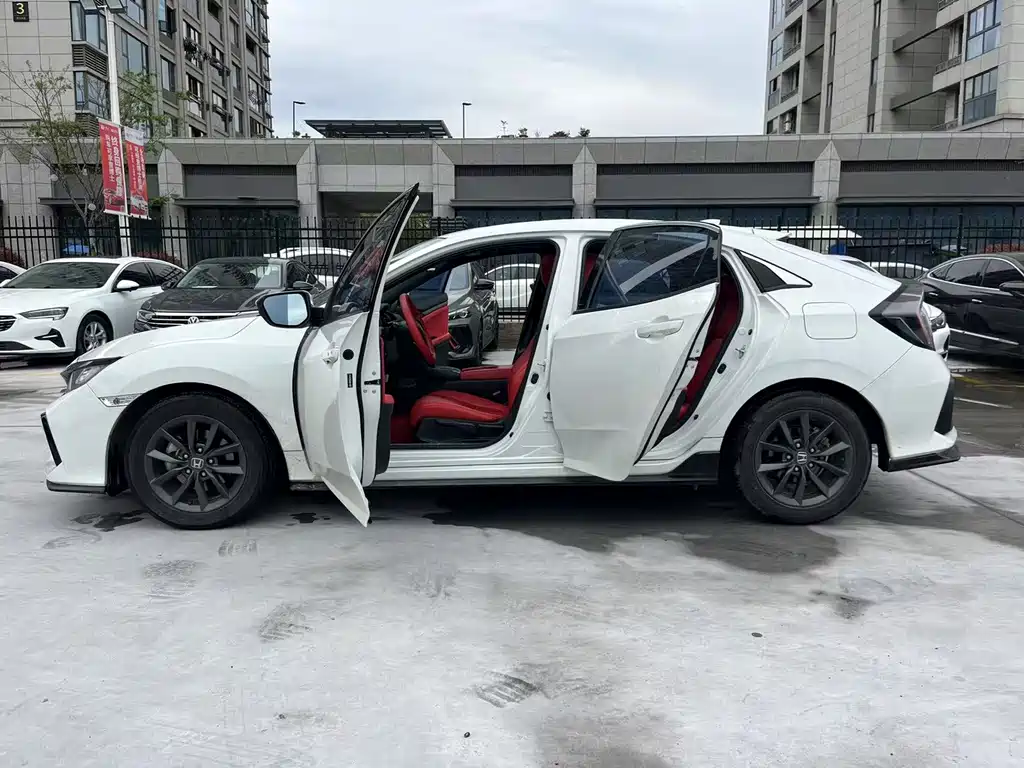 Honda Civic 2022 — фото 10