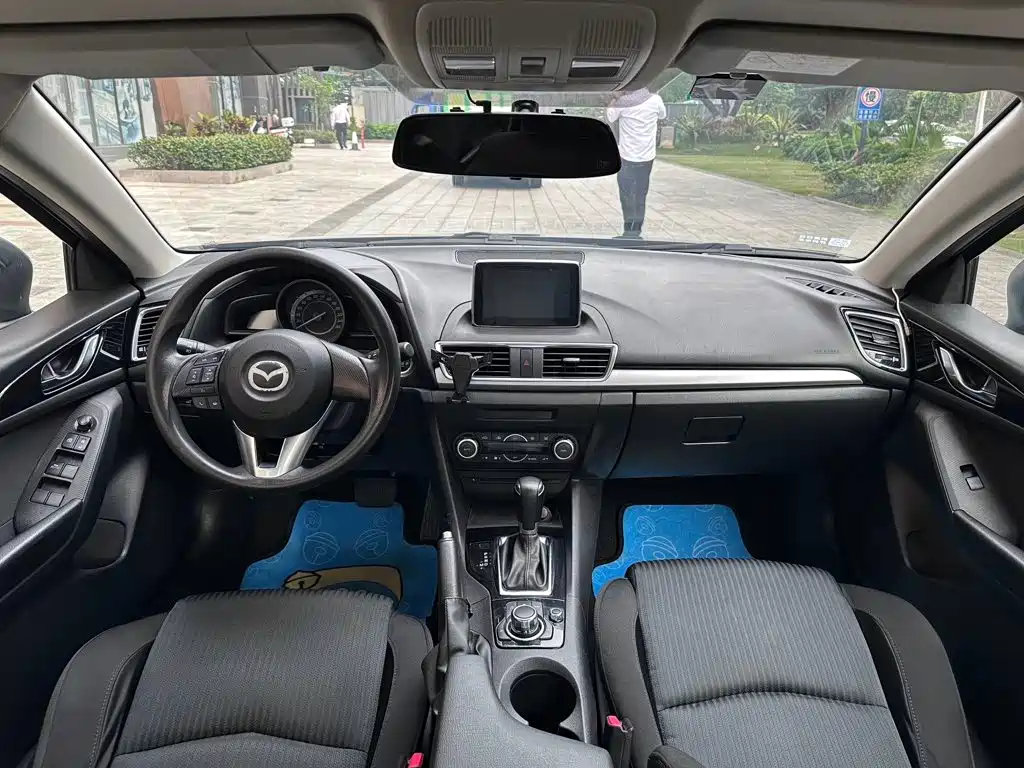 Mazda 3 Axela 2014