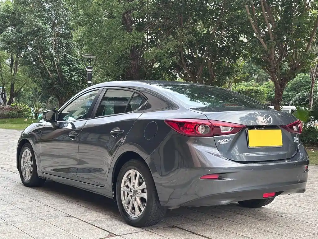Mazda 3 Axela 2014