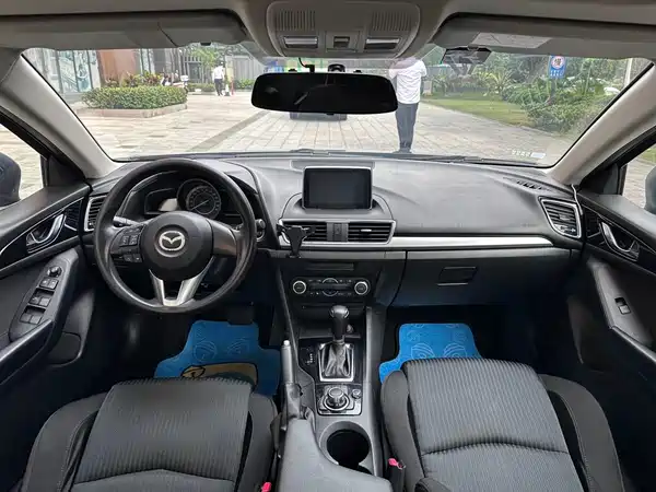Mazda 3 Axela 2014