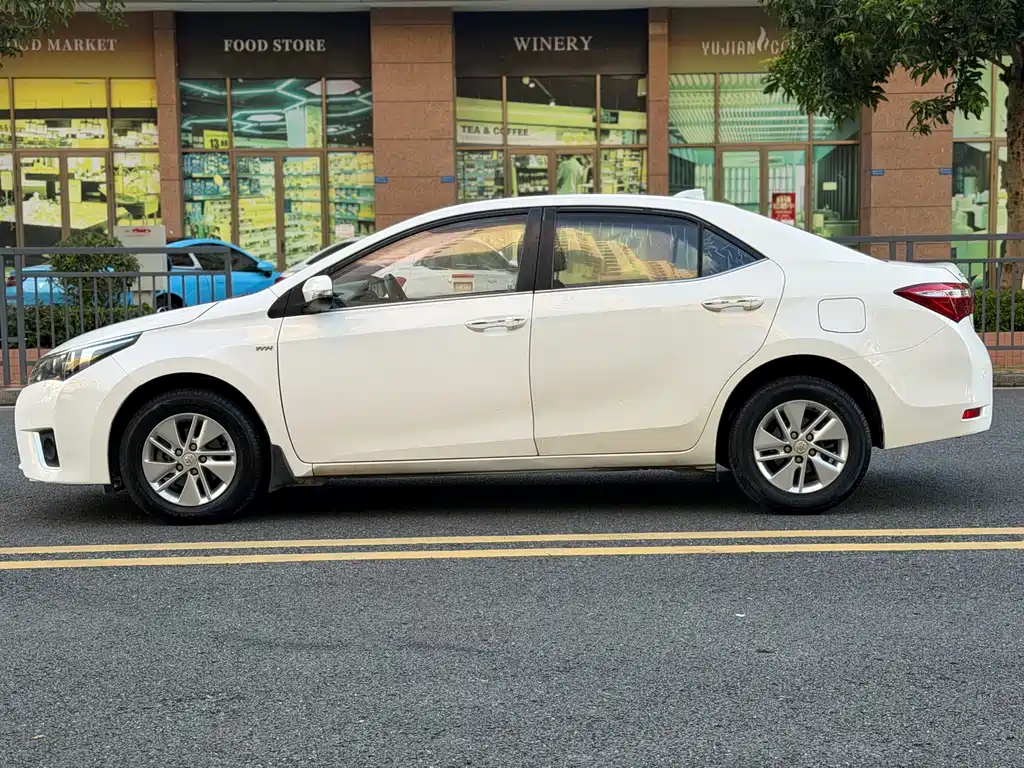 Toyota Corolla 2017 — фото 12