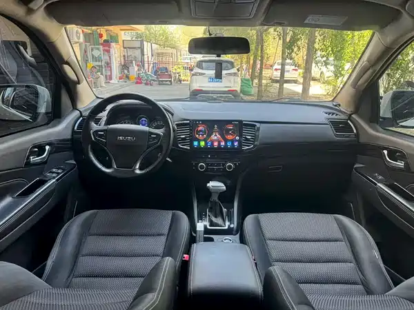 Isuzu mu-X 2022