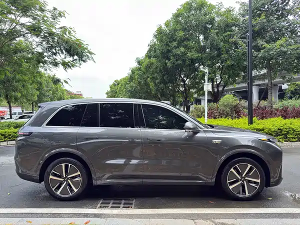Li Auto L8 2024