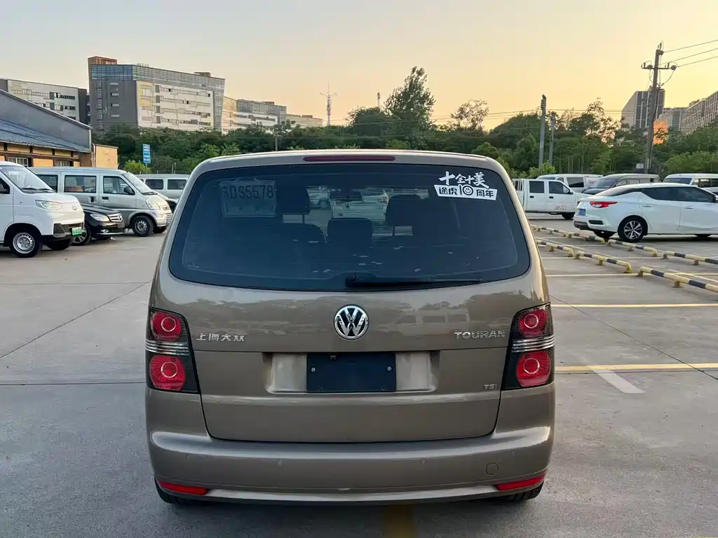 Volkswagen Touran 2015 — фото 10