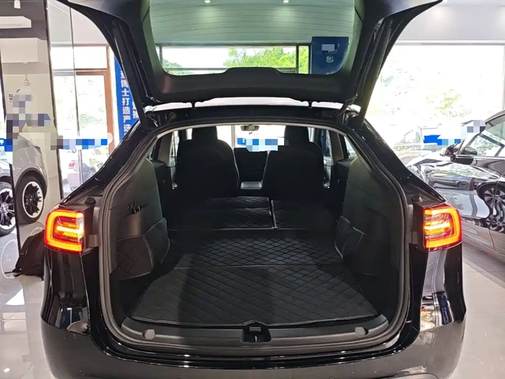 Tesla Model Y 2023 — фото 19