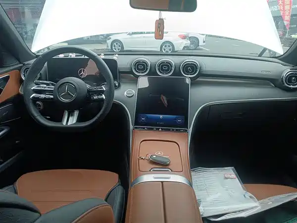 Mercedes-Benz C-Class 2024