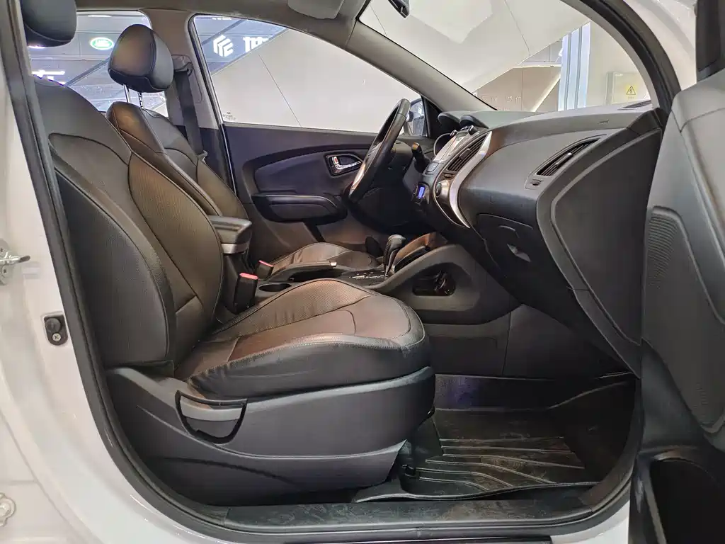 Hyundai ix35 2015 — фото 18