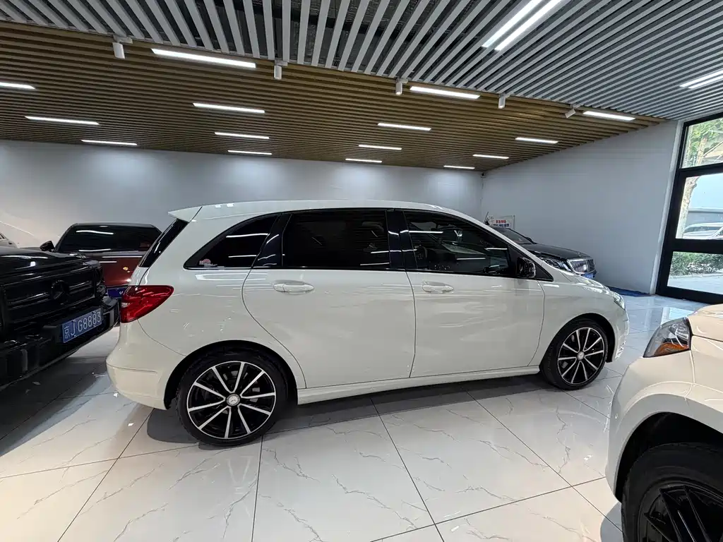 Mercedes-Benz B-Class 2015 — фото 25