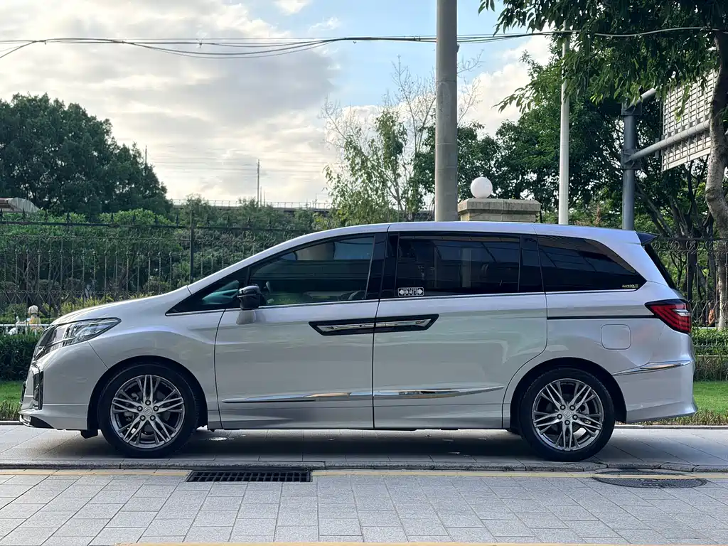 Honda Elysion 2019 — фото 4