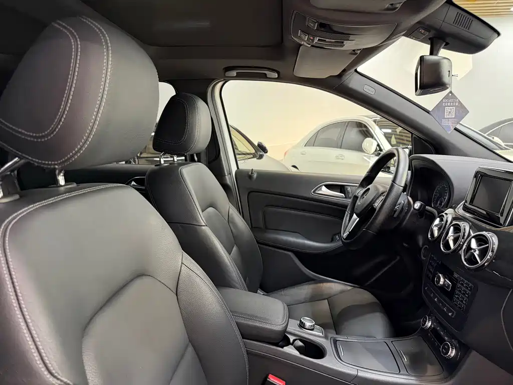 Mercedes-Benz B-Class 2015 — фото 22