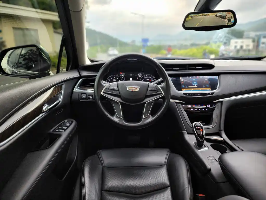 Cadillac XT5 2018 — фото 13