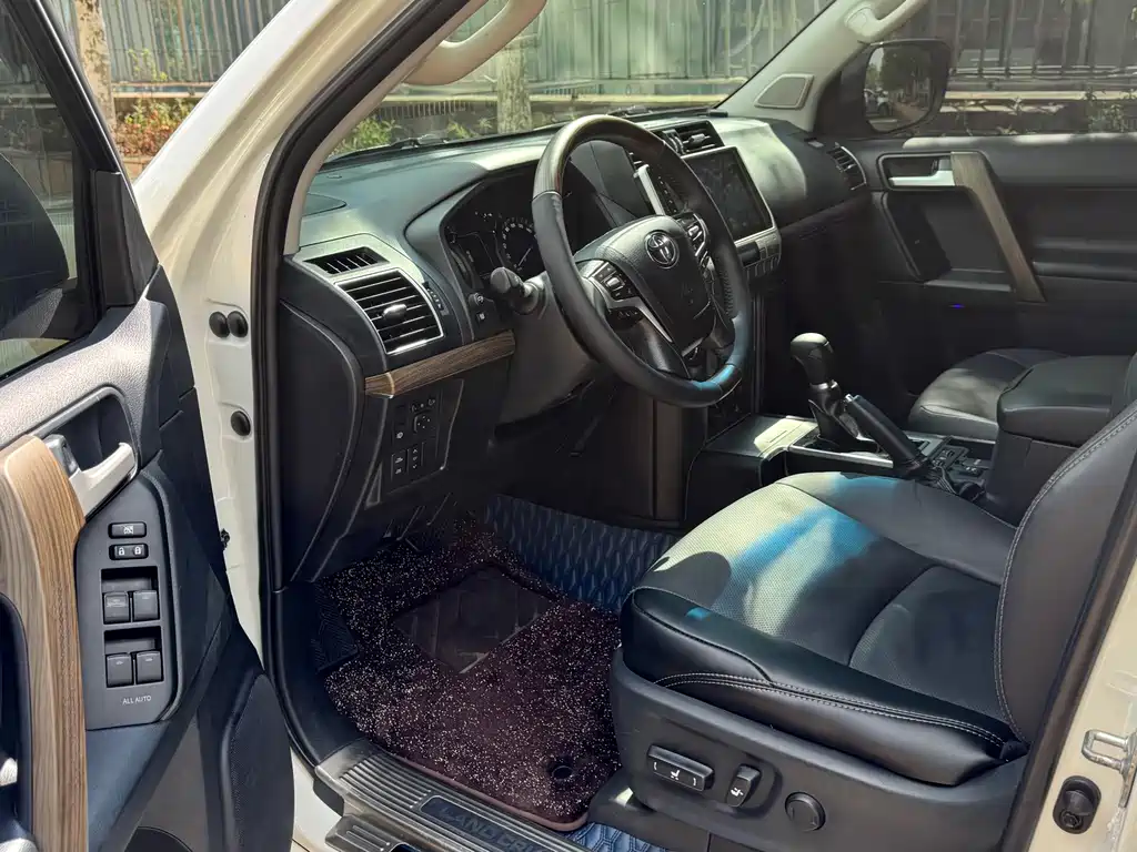 Toyota Prado 2019 — фото 10
