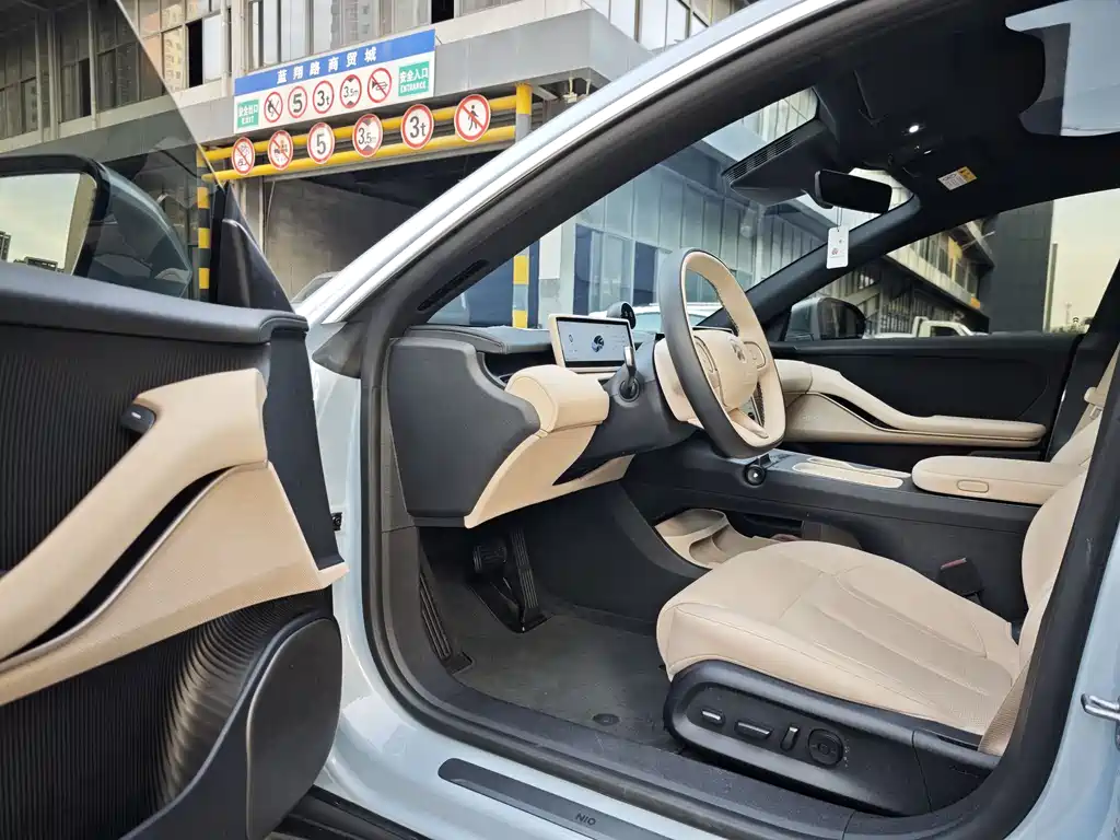NIO ET5 2025