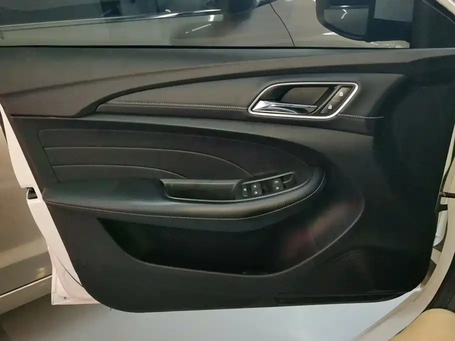 Roewe i5 2019