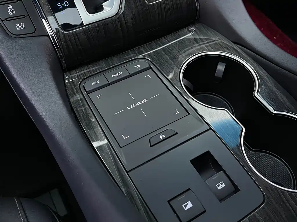 Lexus LM 2020 — фото 14
