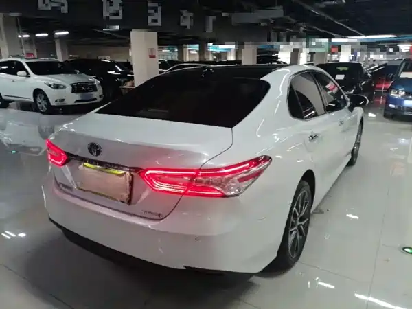 Toyota Camry 2021
