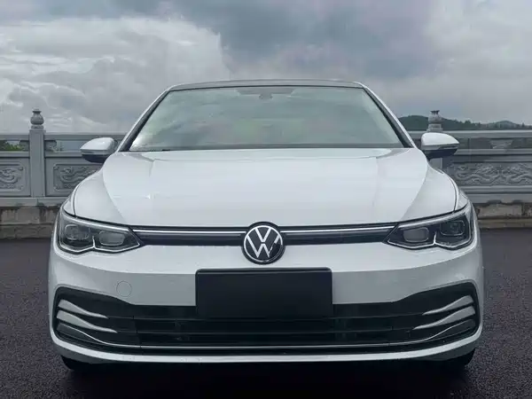 Volkswagen Golf 2021