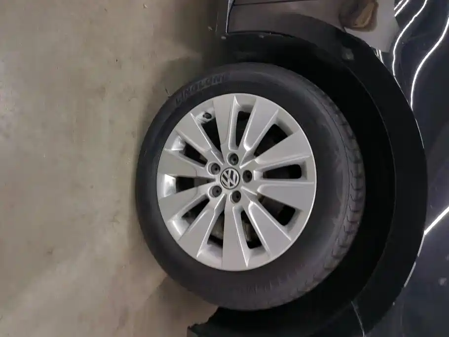 Volkswagen Lavida 2014