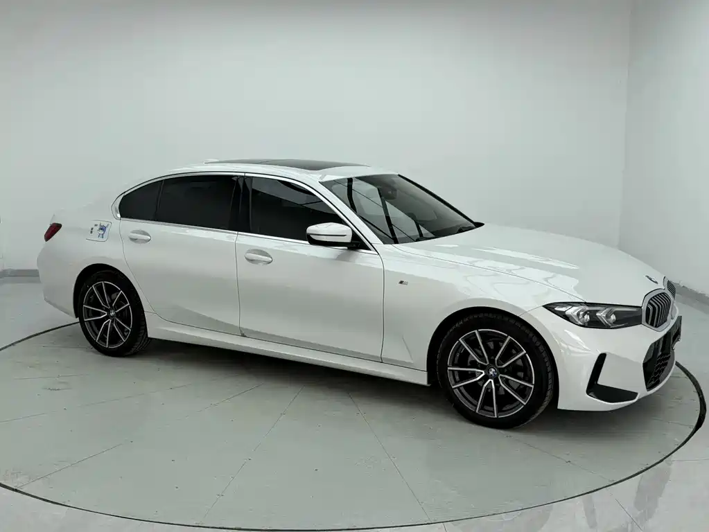 BMW 3 Series 2023
