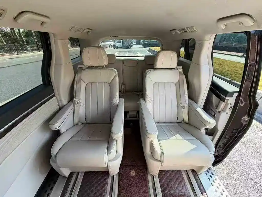 GAC Motor Trumpchi M8 2018 — фото 9