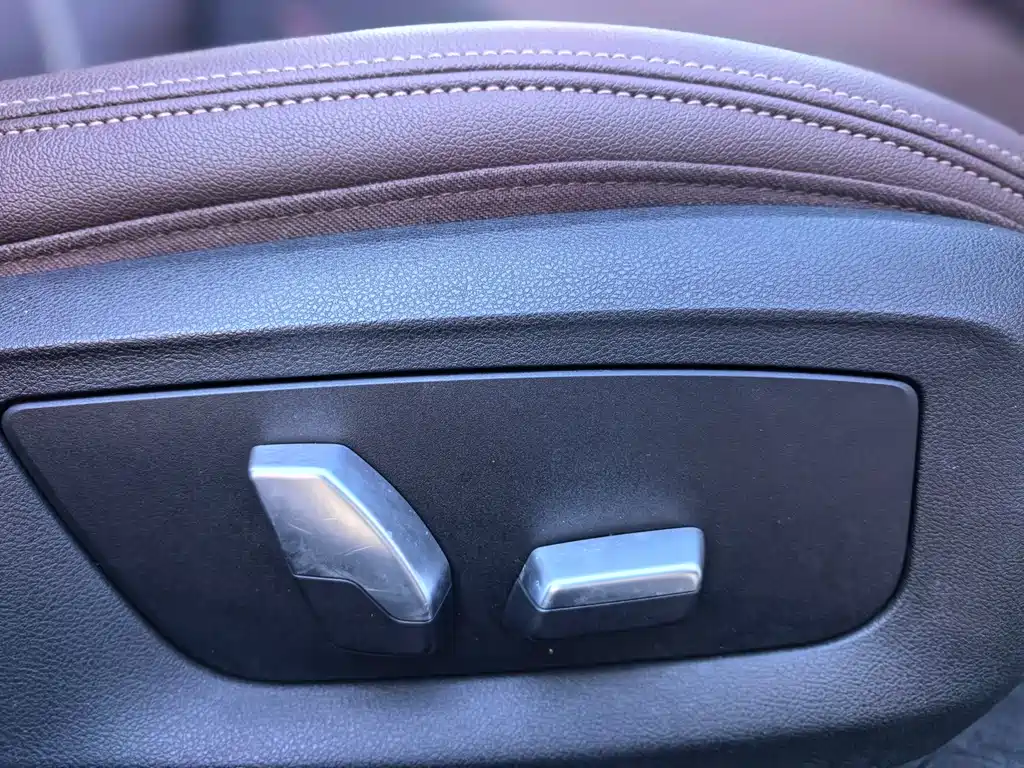 BMW 5 Series 2021 — фото 8