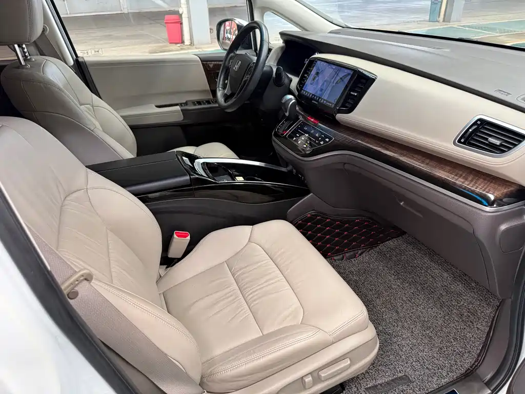Honda Odyssey 2017 — фото 11