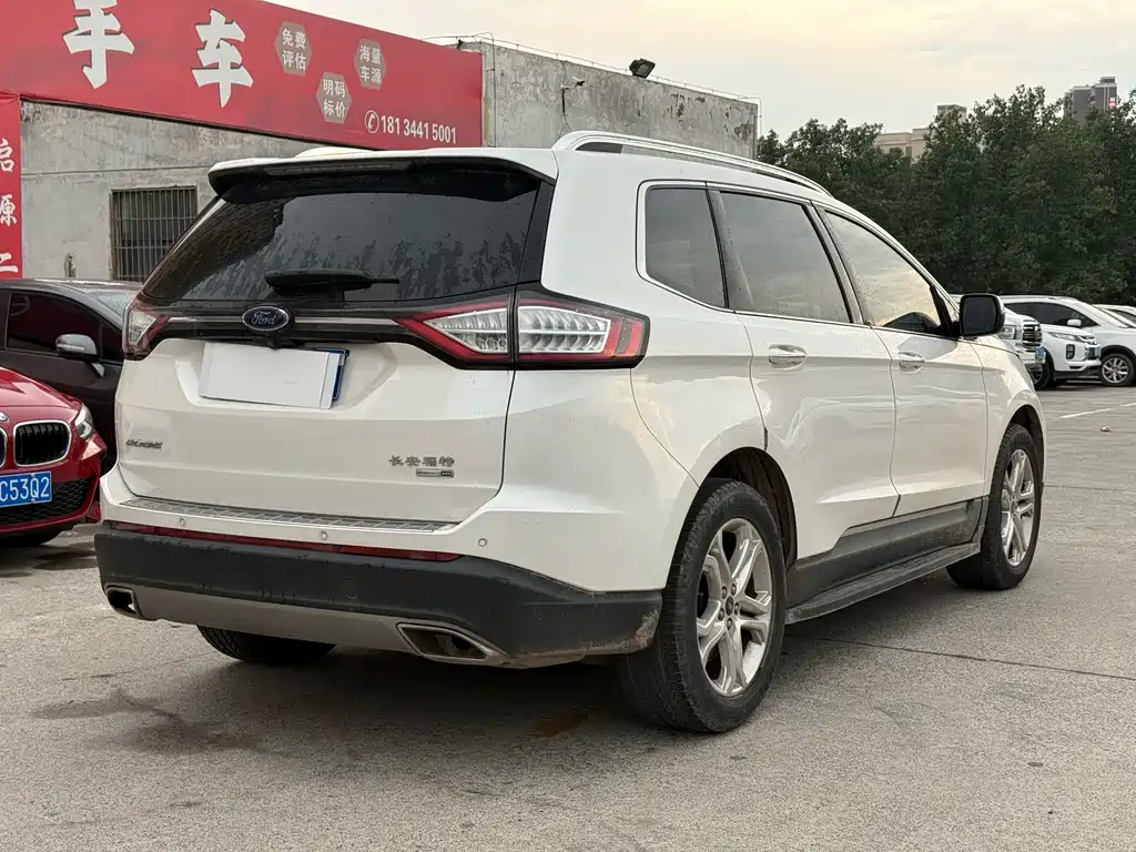 Ford Edge 2016 — фото 10