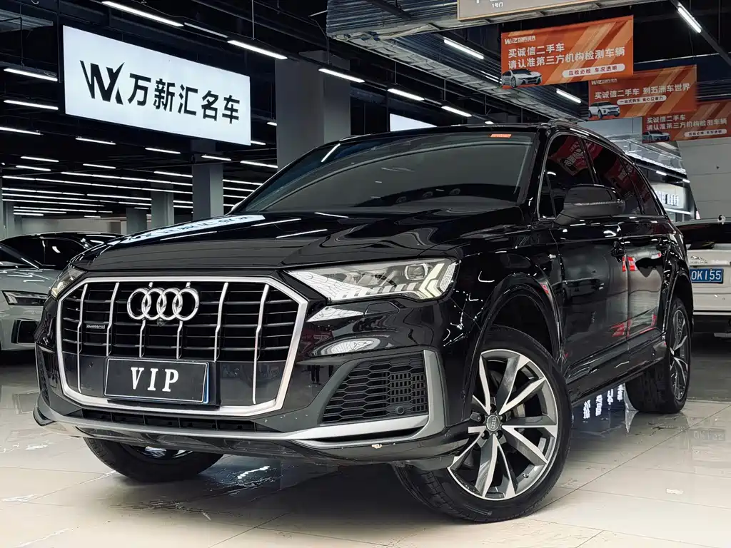 Audi Q7 2020 — фото 1