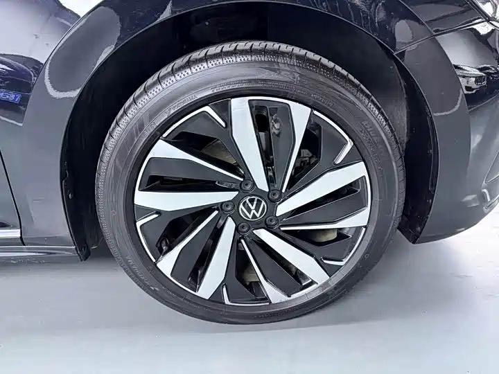 Volkswagen Passat 2024 — фото 19