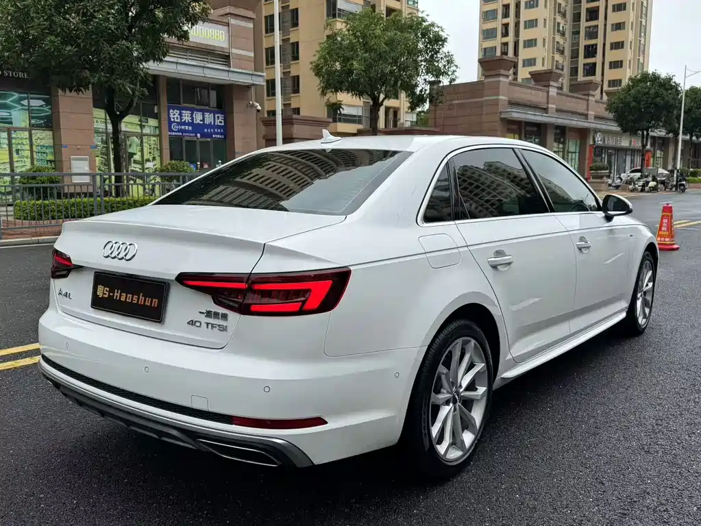 Audi A4L 2019