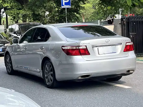 Lexus LS 2007