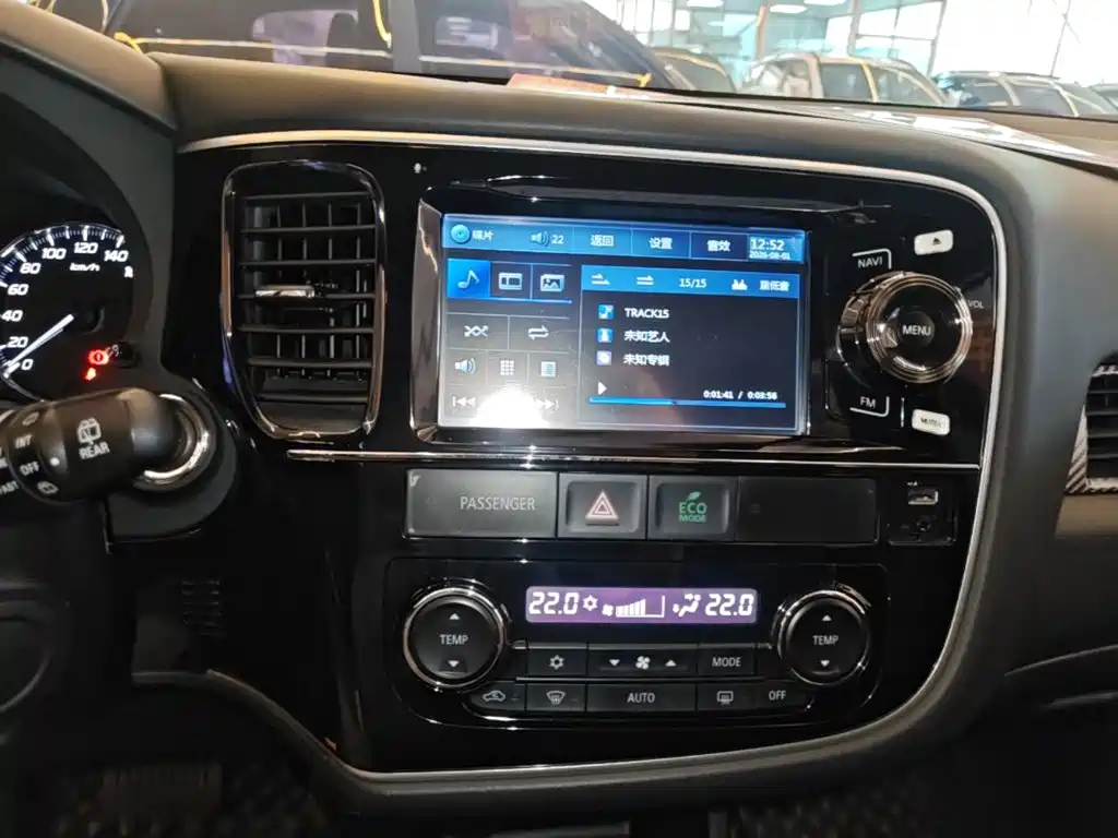 Mitsubishi Outlander 2014 — фото 13