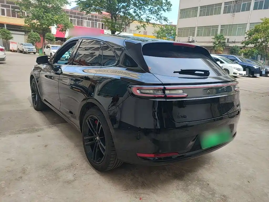 AITO M5 2025 — фото 5