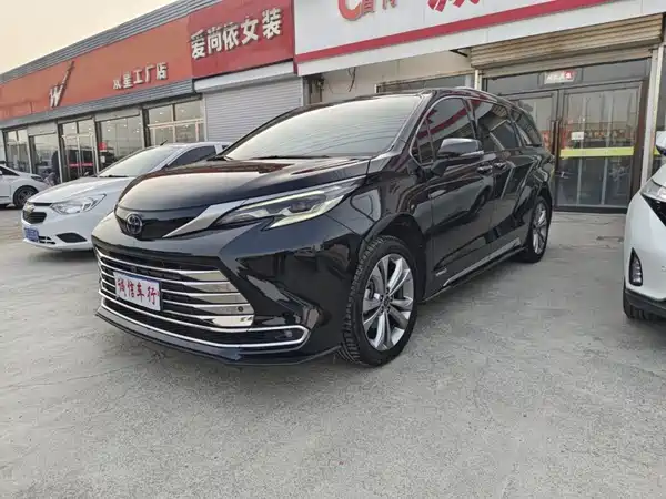 Toyota Sienna 2023
