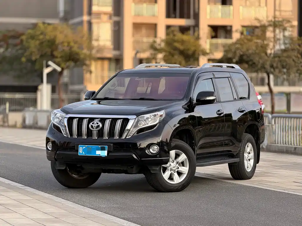 Toyota Prado 2015 — фото 1