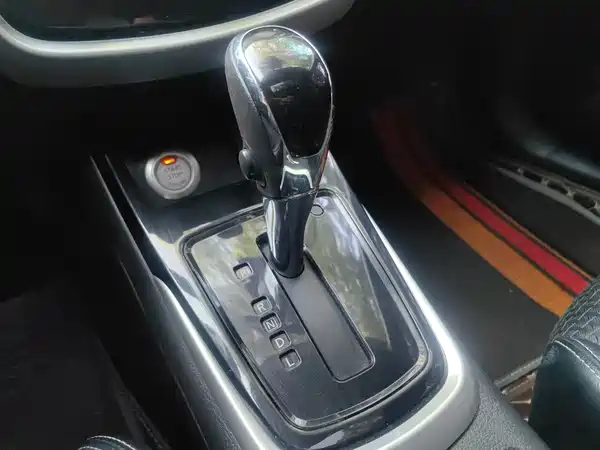 Nissan Tiida 2016