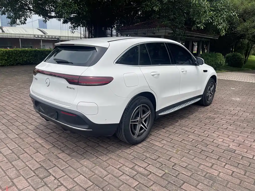 Mercedes-Benz EQC 2020