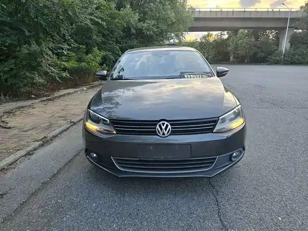 Volkswagen Sagitar 2012