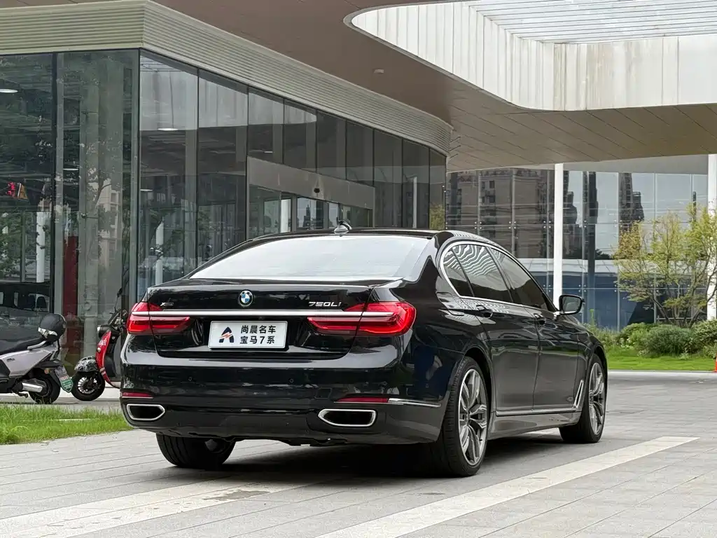 BMW 7 Series 2016 — фото 17