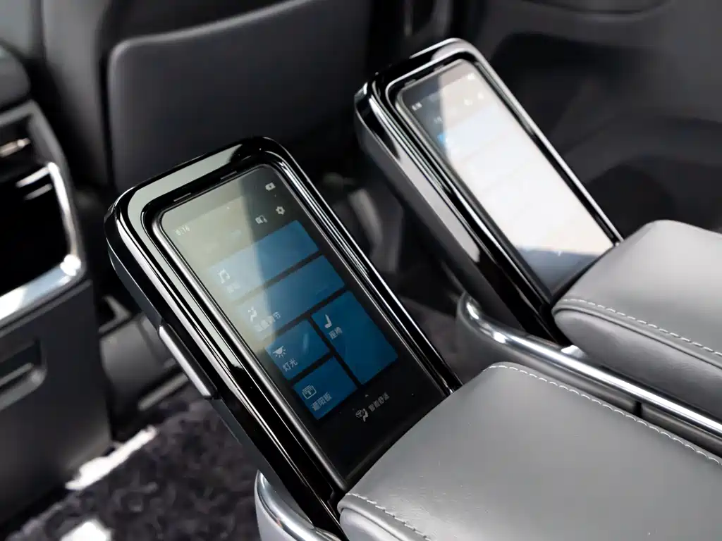 Toyota Alphard 2024 — фото 15