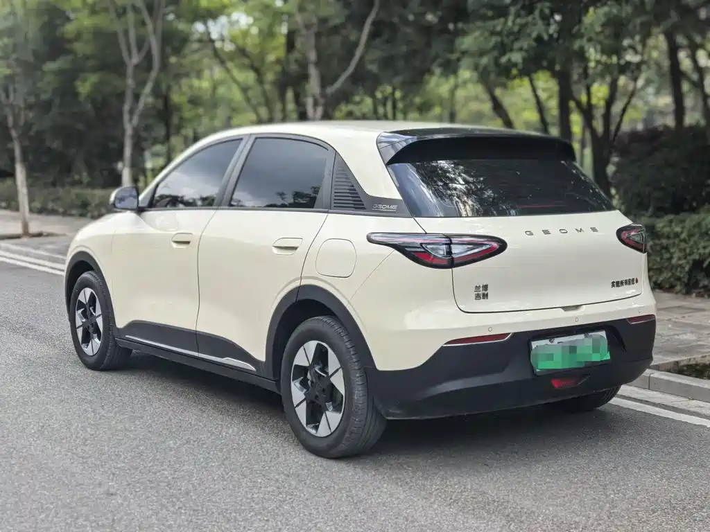 Geely Galaxy Starwish 2025 — фото 15